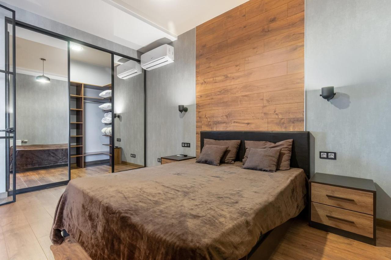 Sea Symphony Wood Style Apartment Одесса Экстерьер фото